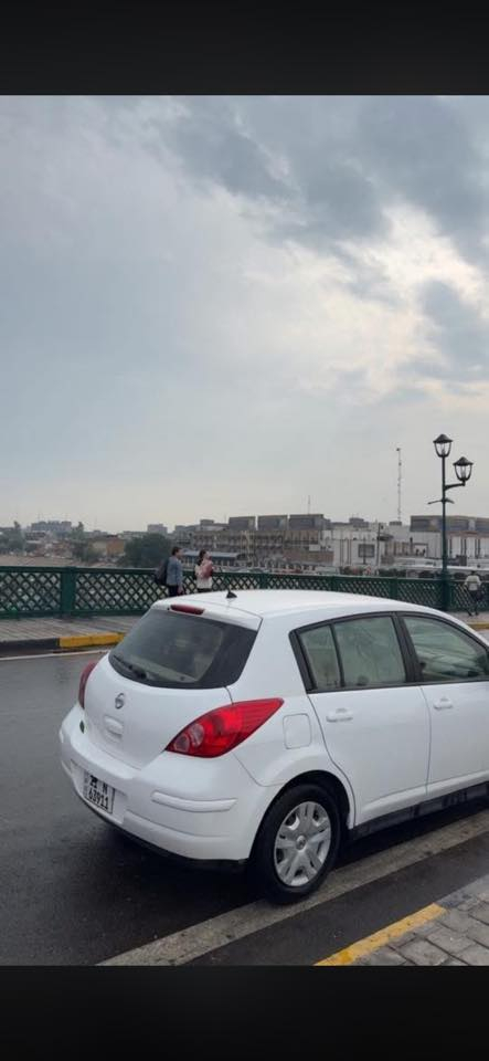 نيسان تيدا موديل 2013 ماشية 92الف حقيقي مصبوغة حزام وبيها جاملغات خلفي ثنين بدون لغد بدون شواصي بدون دواخل السعر 78 وبيها مجال بسيط حك الجية  مكاني المنصور 
***********
