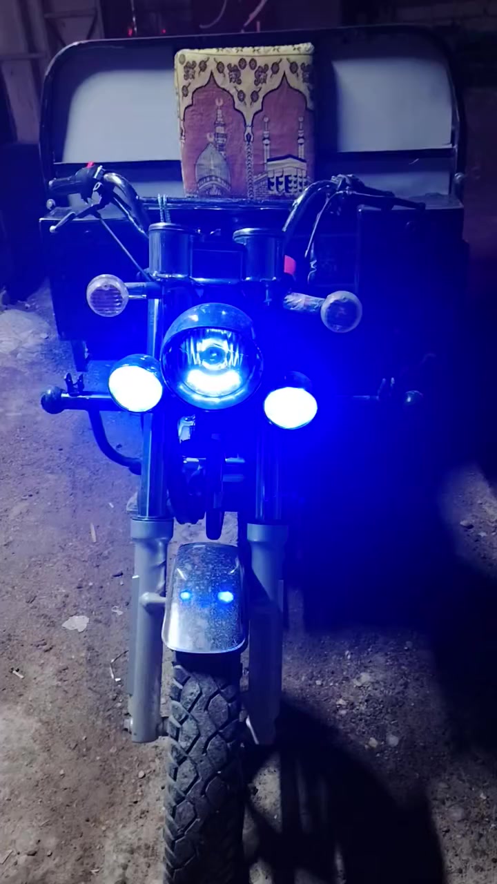 السلام عليكم ستوته ٢٢ محرك مكفول شرط اتجر ويل بديها نضيف مابيها اخياس بيها حادث بسيط بالركبه امصلحه تصليح درجه اولى  السعر مليون و١٠٠ عنواني بغداد ابو دشير دوره رقم الهاتف *********** الشراي يتصل غير متواجد على الفيس
