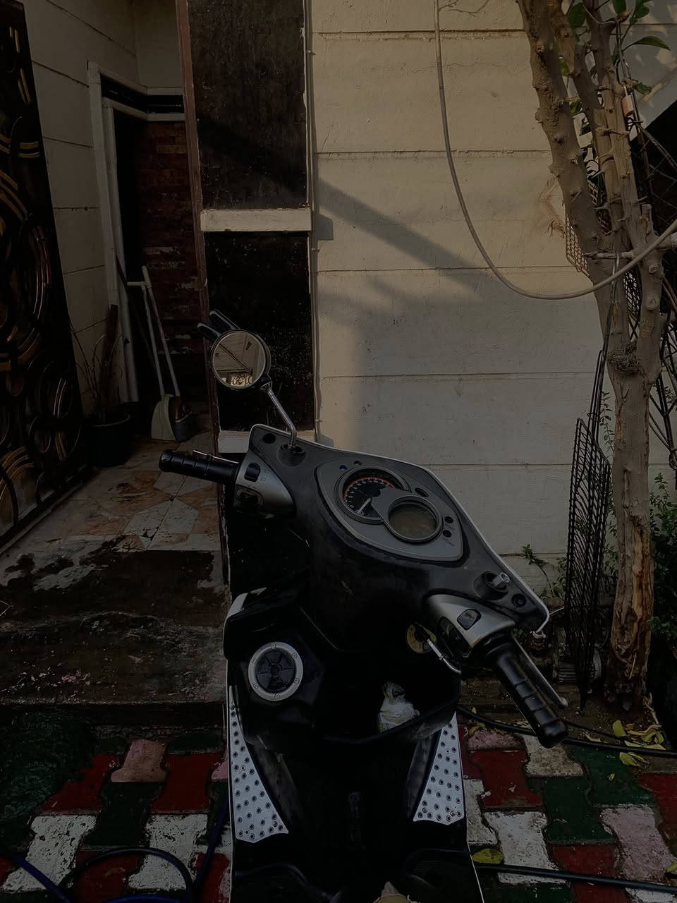 سلام  عليكم عندي دراجه سكنس للبيع الدراجه التزويد مالته رمبه بوشه ٥٨.٥ الدراجه نضيفه مكاني بغداد المنصور📍 الرقم *********** السعر 750
