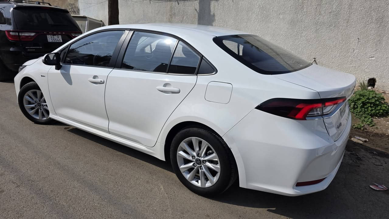 السلام عليكم
للبيع كورلا هايبرد 
الشكل الخليجي 
موديل 2025
ماشيه 5600  كيلو 
مكفوله كفاله عامه من الصبغ والبارد  
فول مواصفات عدا الكشن مو كهرباء
رقم بغداد تحويل مباشر 
السعر158 وبيها مجال بسيط 
للاتصال ***********
مكان السياره بغداد البياع
