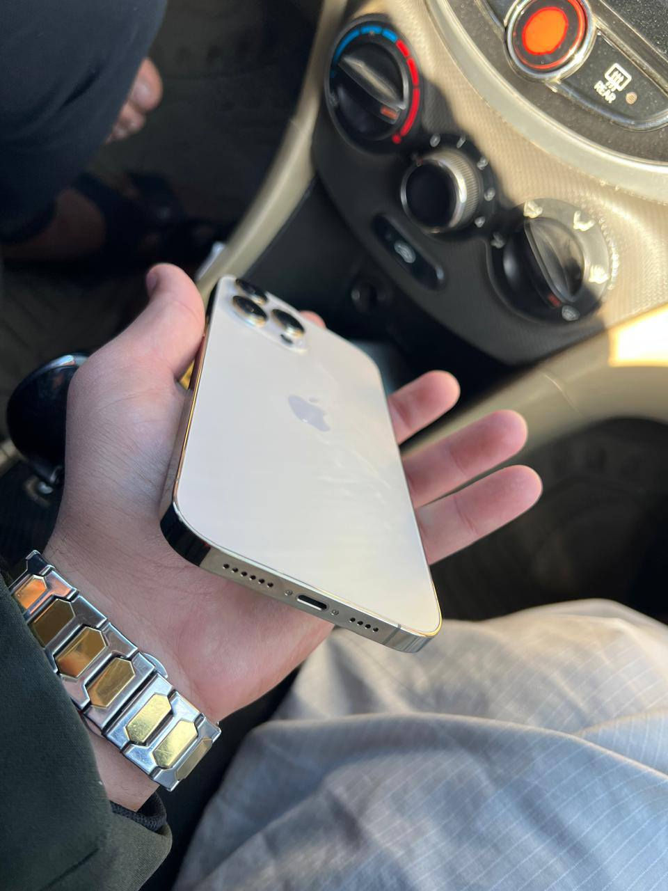 ايفون 13 برو ماكس
ذاكرا 256 
بطاريه 87 بلادي 
نموذج M
تك سيم 
شرط ما مفتوح ((ضد الماء))
جهاز شرط وضمان تاخذه
السعر 665
‏‪***********
‏‪***********‬‏
بي مجال حك لجيا فقط
