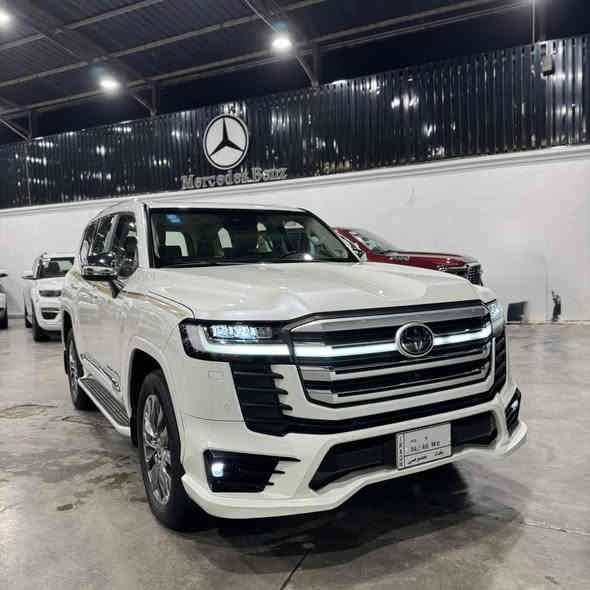 🚙 تويوتا لاندكروزر VX Limited – موديل 2024
🔹 محرك 4000cc V6 القوي
🔸 ماشية فقط 18,000 كم
💎 فئة VX Limited = رفاهية + قوة + هيبة
📍 متوفرة الآن لدى شركة علي الشيباني لتجارة السيارات
📍 بغداد – الكاظمية – جكوك قرب مرور الكاظمية
📞 ***********-***********
✅ سيارة وكالة… والمميز عندنا دائماً حصري!
