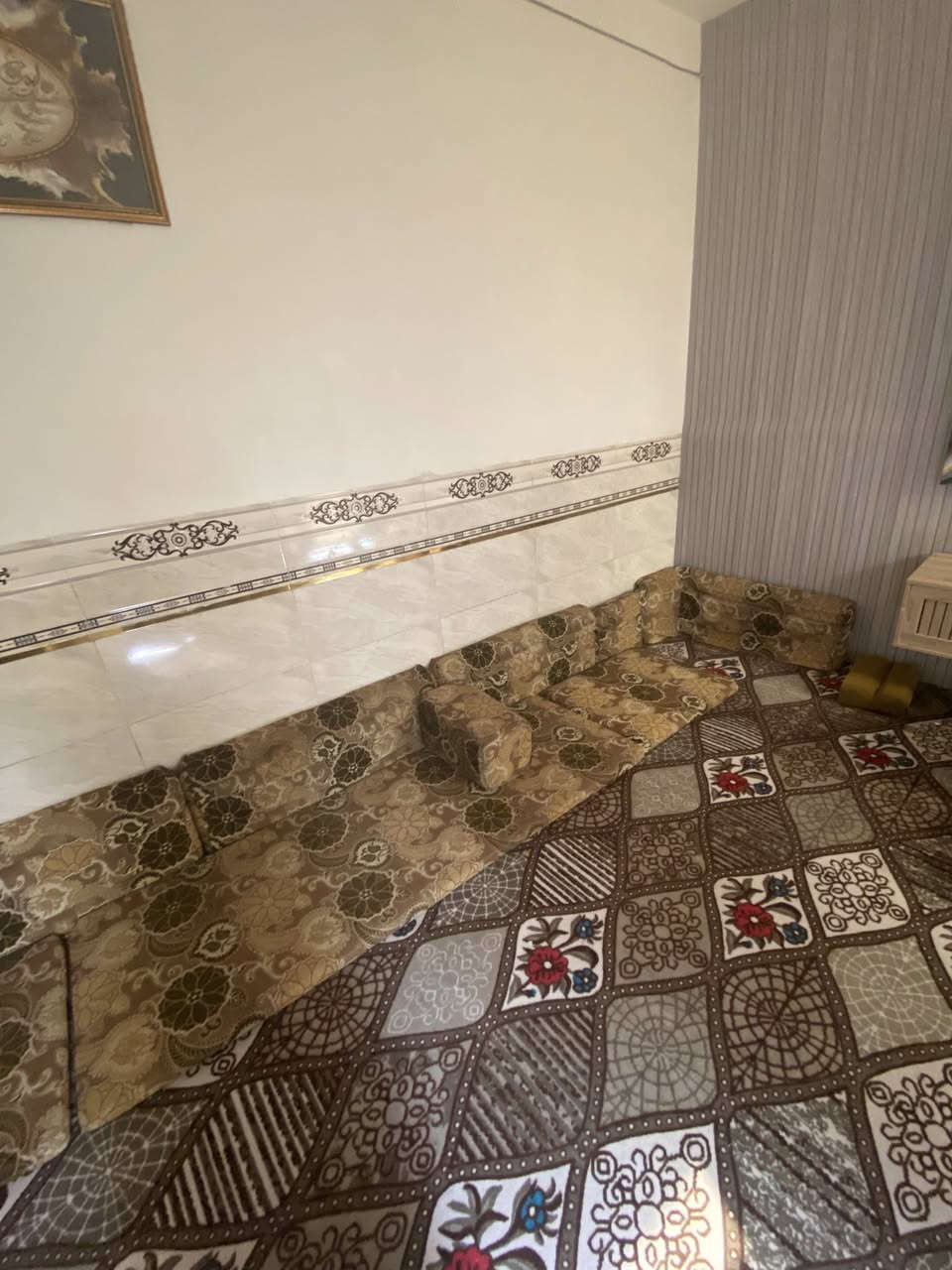 ‏مساند مضيف مع خمس مكي بدون الفرشة والسيرة ستة في أربعة المساند نظيفة ونط شعرك بيشتم طلون بيهن للتواصل خاص


**إذا كنت صاحب هذا الإعلان وتريد حذفه لأي سبب، رجاءا أرسل رسالة إلى الدعم الفني**