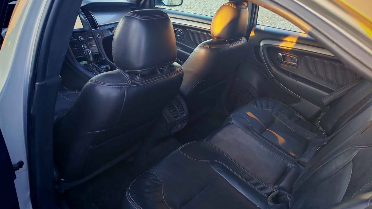 فورد تورس
موديل 2013
مصبوغة حزام وجاردة مثل ما واضح بالصور
السعر 75 وبيهة مجال للشراي
رقم الهاتف ***********
و مو شراي لا يتصل الخالص, ديالى
