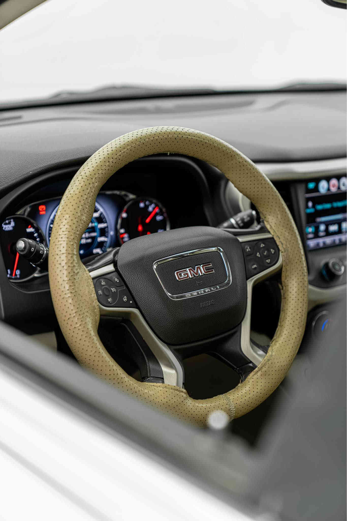 Make: GMC ACADIA DENALI
Year model: 2019
Importer: U.S.A
Odometer: 79,000mi
Price: $21,500
_________________________________________
For more info
Call: 0750 400 3332
Call: 0770 400 3332 دهوك
