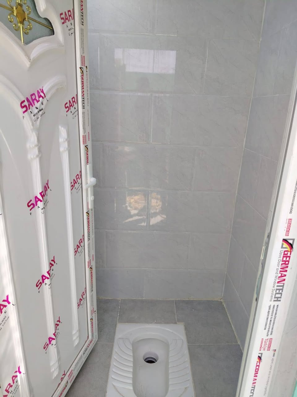 ♛ياﷲ دار للبيع مساحه ١٠٠م  شارع 30 
♛اساس صب البناء بلوك السقف صب كونكريت 
♛ سعر الدار ٤٢ مليون  مع المجال القليل
♛غرفه صاله  استقبال  مطبخ صحيات 
♛العنوان الكوفه البراكية  شارع المطار القديم قرب مجمع الحبوبي *********** مكتب المنصوري
