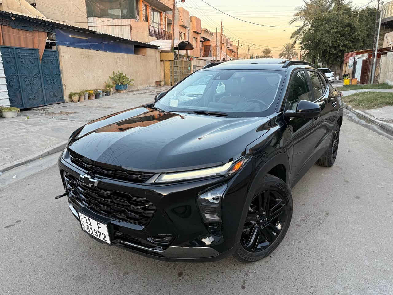 السلام عليكم 
شيفروليه تراكس اكتف اعلى فئه موديل 2025 حادثها وسونارها موجود بالصور بلا دواخل لا تعمير داخل التكم ولا لغد ولا شاصي ايرباك البرده طاك فقط ماشيه 25 الف ميل ماشيه اقل ال 500 كيلو بالعراق مكينه 3 سلندر 1.2 تيربو بانزين فقط كير 6 نمر مو CVT رقم بغداد الماني الجديد بأسمي هزه جديده لنهاية سنة 26 عارضها 135 وبيها مجال مكانها بغداد جانب الكرخ 
*********** رقم 
مواصفاتها : 

* بصمه تشغيل + صندوك + باب السائق والراكب 
* تبريد مناخين منفصل 
* كشنات جلد 
* شاشة ترحيب شيفروليه 
* الداشبول تاب كامل 
* حساسات خلفيه 
* نقاط عمياء 
* رادار اماميه 
* تنبيه تصادم داتا شو 
* لد نهاري + عدسة لايت زنون بلادي 
* تدفئه كشنات 
* كشن السائق كهرباء 
* سلايت روف 
* تدفئه ستيرن + فل تحكم 
* شاحن واير ليس بغداد, العراق
