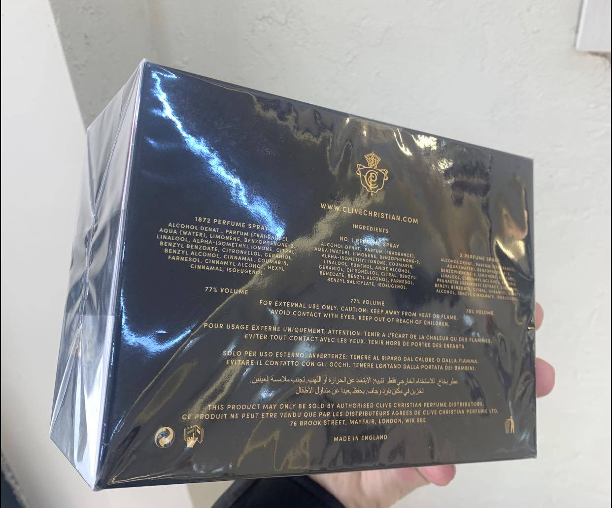 سلام عليكم
عطور راقية و كيفت سيت اورجينال   
اصلية للبيع✅✅
أسعار داخل صور


**إذا كنت صاحب هذا الإعلان وتريد حذفه لأي سبب، رجاءا أرسل رسالة إلى الدعم الفني**