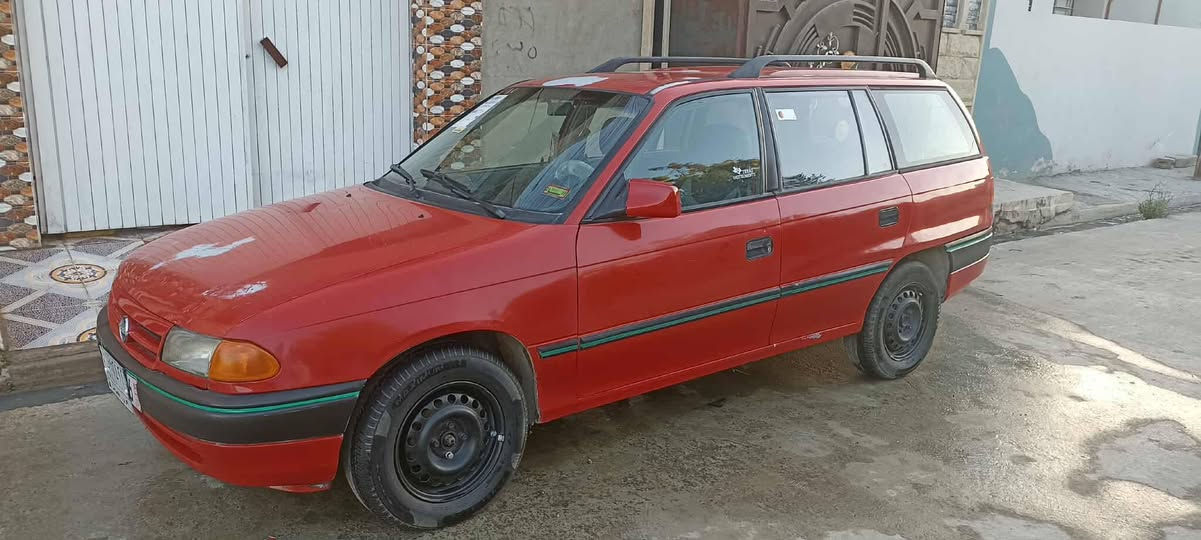 السلام عليكم استرا موديل 93محرك 16شرط طخم الورى والكدام جديد باتري جديد طخم تأيرات جديد السيارة جاهزة مكلف بل نشر 
***********
***********
