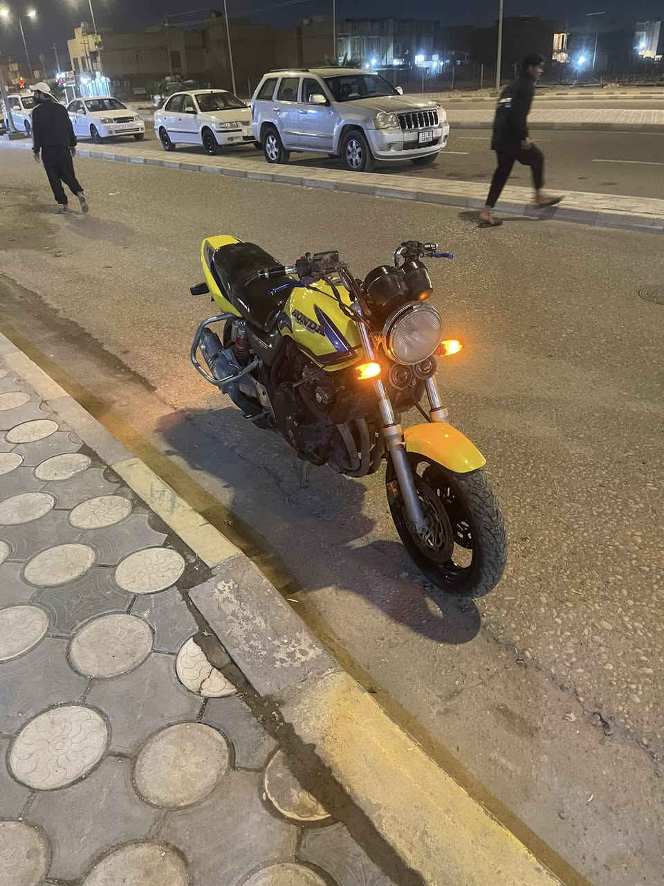 دراجة سيبي فور هوندة البيع مكان حي الغدير جيل ثاني رقم ***********
