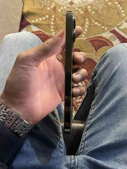 السلام عليكم ايفون 13 برو ماكس نموذج M الذاكره 256 مستبدل شاشه اصليه والضهر مكسور فقط المكان بغداد بنوك السعر 450 وبي مجال بدون ملحقات شرق اوسط الجهاز وتساب فقط ***********
