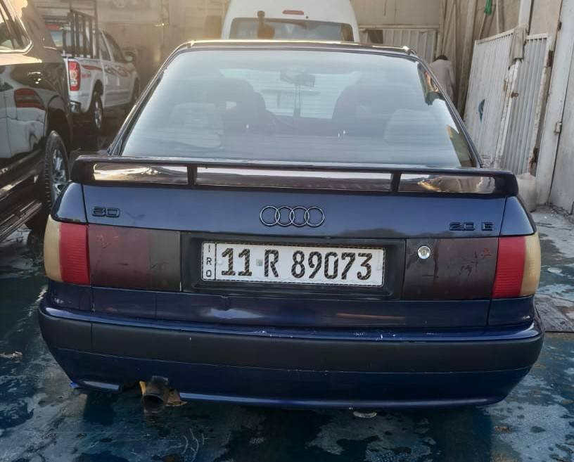 اودي  حجم  80
موديل  92
رقم بغداد انكليزي 
بدون حادث  
صبغ  جماليه
محرك  08  دوش
كير اوتوماتيك 
دواخل  نظيفه
سياره  مانقصها  شي
غير  راديتر  التبريد  
ومشتريها   لكن ماكو مجال  اكمله

38 $  بيها  مجال قليل
بغداد شهداء العبيدي 
***********
