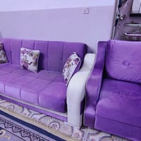 تخم تركي اصلي ثقيل كرويتات ثنين يتحولن سرير واربعة كراسي مستعمل مع ١٠ ...