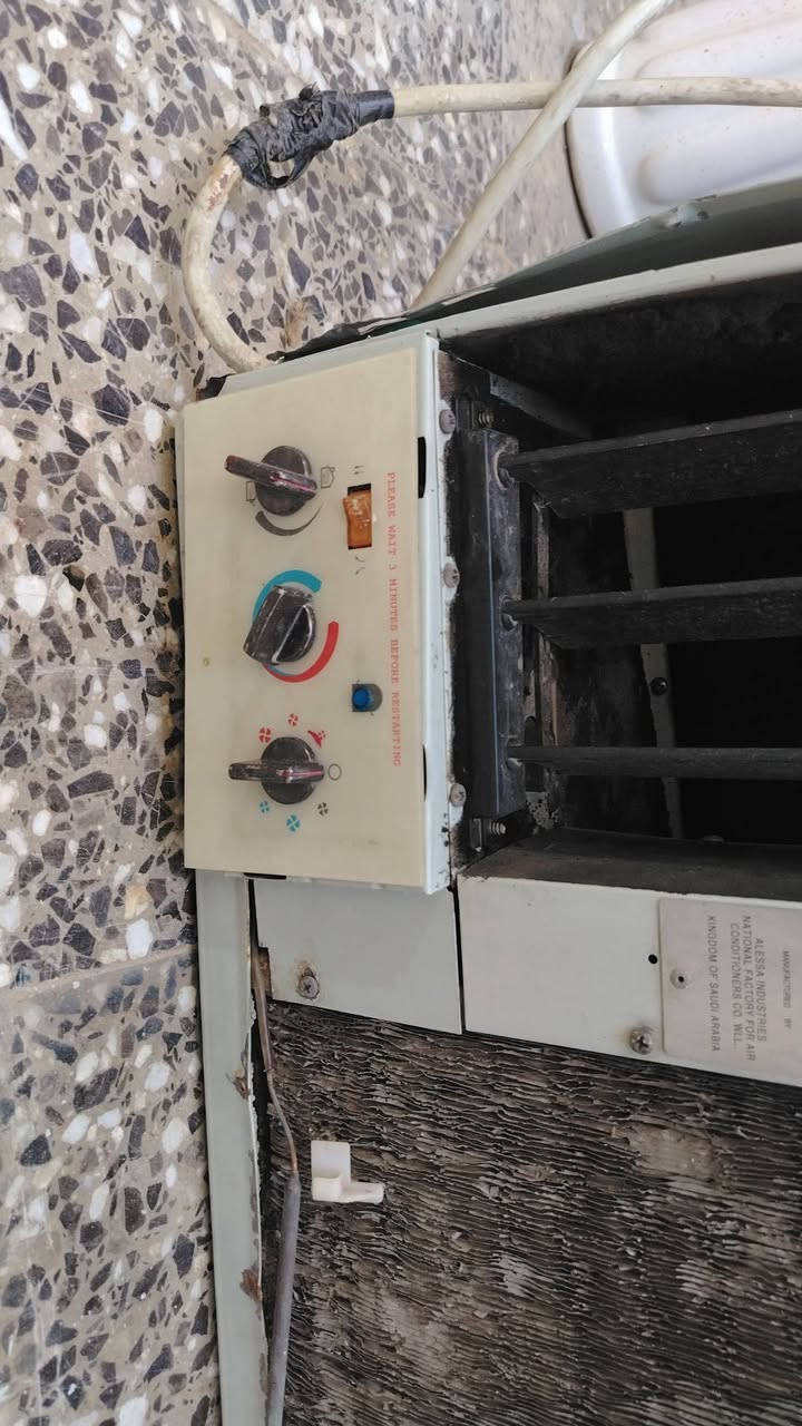 مكيف ٢ طن بلاد كمبريسر الأصلي شركه العيسى حار بارد
شغال وضمان بيه سعره ٢٥٠
***********
