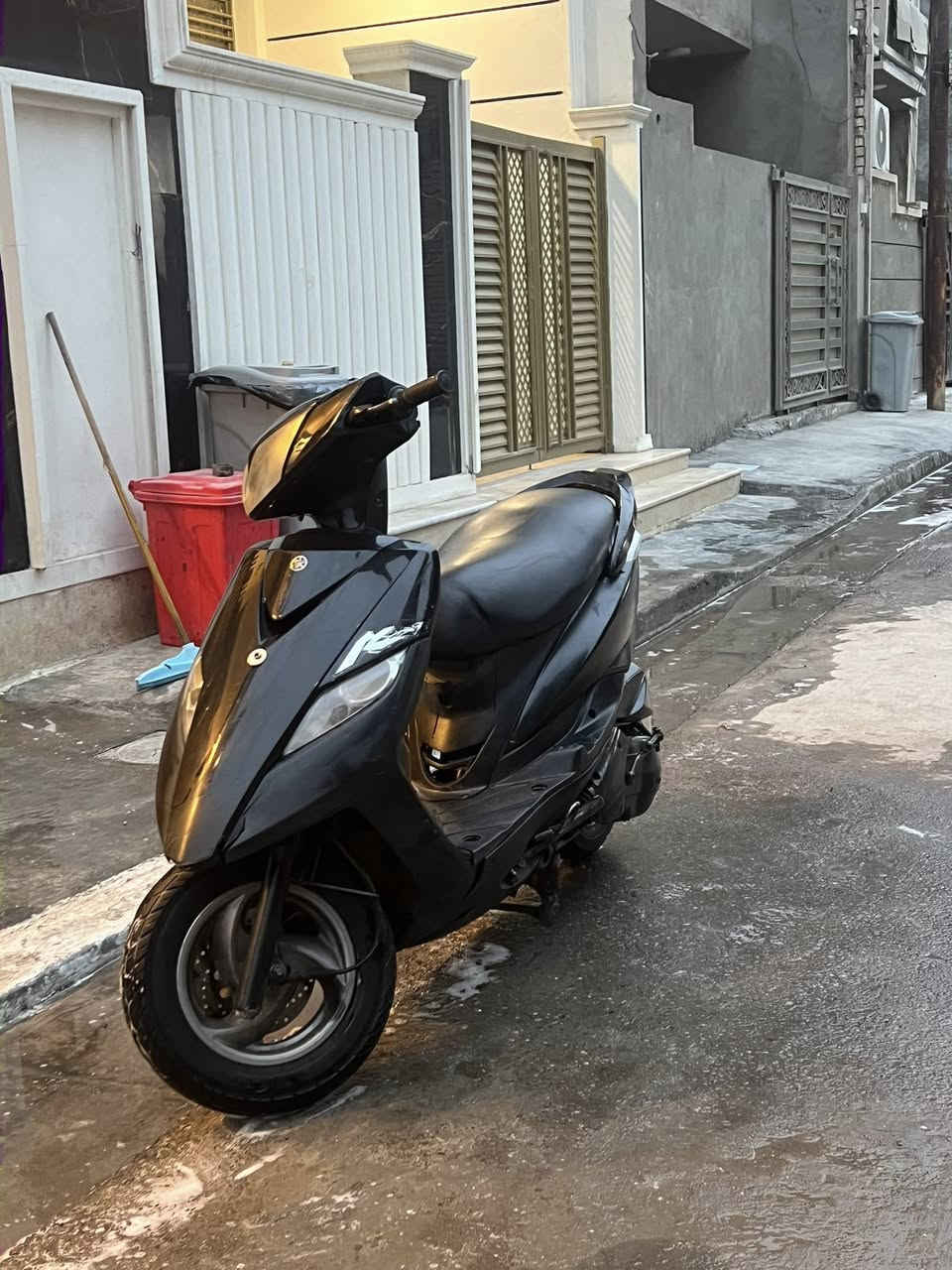 سلام عليكم دراجه ثعلب لون اسود دراجه نضيفه كفرات بلديه بس لخلفيات لونهن اسود طافي دراجه اي نواقص مابيه لايت زنون كهربائيات كله شغاله  
ناقصه شغله واحد بس قبق بانزين 
السعر 600 وبيه مجال 
الرقم ***********
العنوان بغداد الدوره
