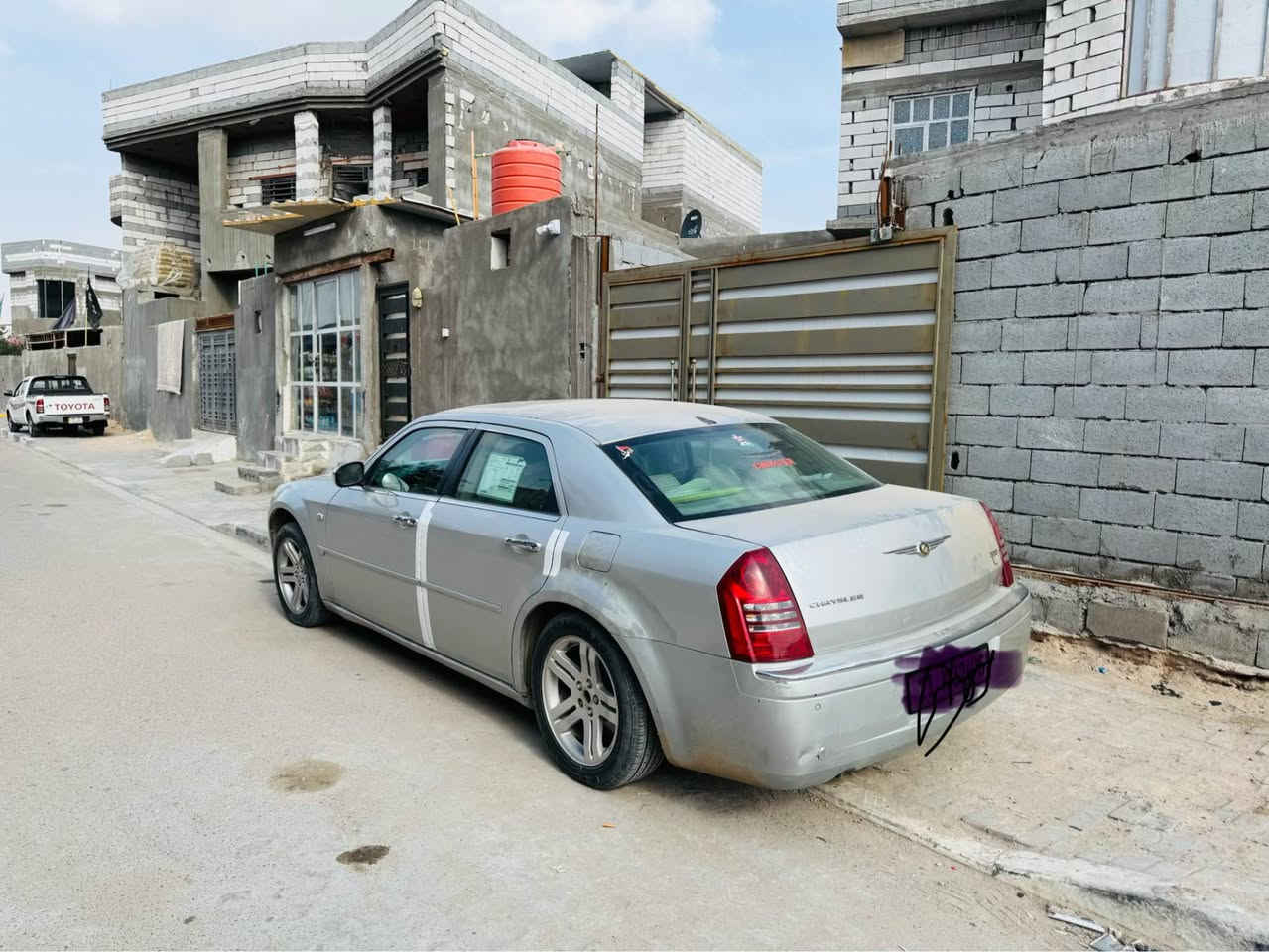 سلام عليكم للبيع فقط اوباما ادوات 2010 لمتدد فول مواصفات VIP دخول جديد خليجي فتحه سلايت تشغيل عن بعد تحكم ستيرن دواخل عسلي جلد كشنات كهربائي + تتفئه كشنات شاشه جبيره كامره حلفيه مرايه جانبيه قلابه هيتر كلاص حار سياره جديده بمعنى الكلمه ما ناقصه برغي عله وضع الشركه كصه بجم فقط محرك 3.5 كير محرك جدد حداديه جديده من الطول لطول تخم تاير جديد سياره تحفه وبالعافيه عله الي ياخذه سعره 48 قفل مكاني بصره 
*********** البصرة, العراق
