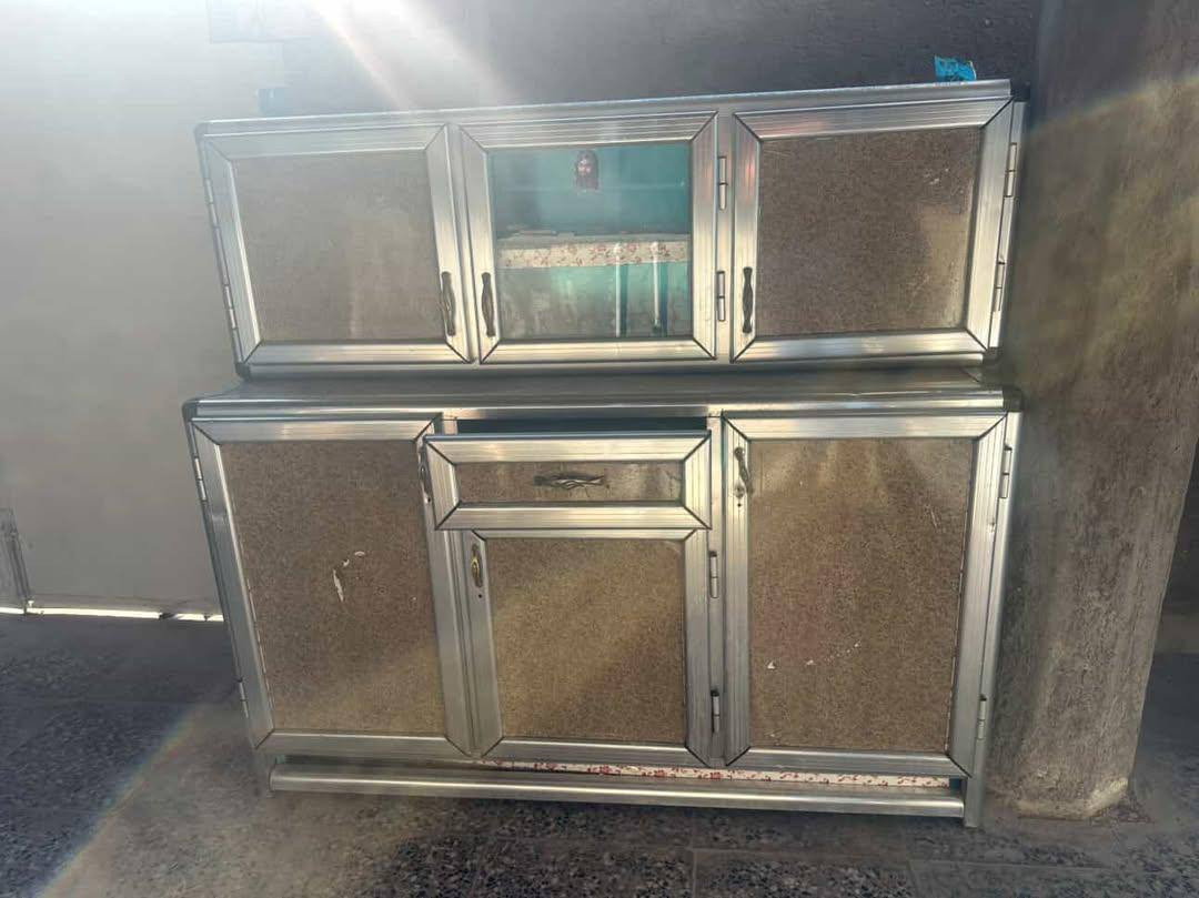 كاونتر للبيع ٣قطع الطول متر ونص. السعر١٦٠الف 
العنوان الحسينيه مسقط شارع الشركه.


**إذا كنت صاحب هذا الإعلان وتريد حذفه لأي سبب، رجاءا أرسل رسالة إلى الدعم الفني**