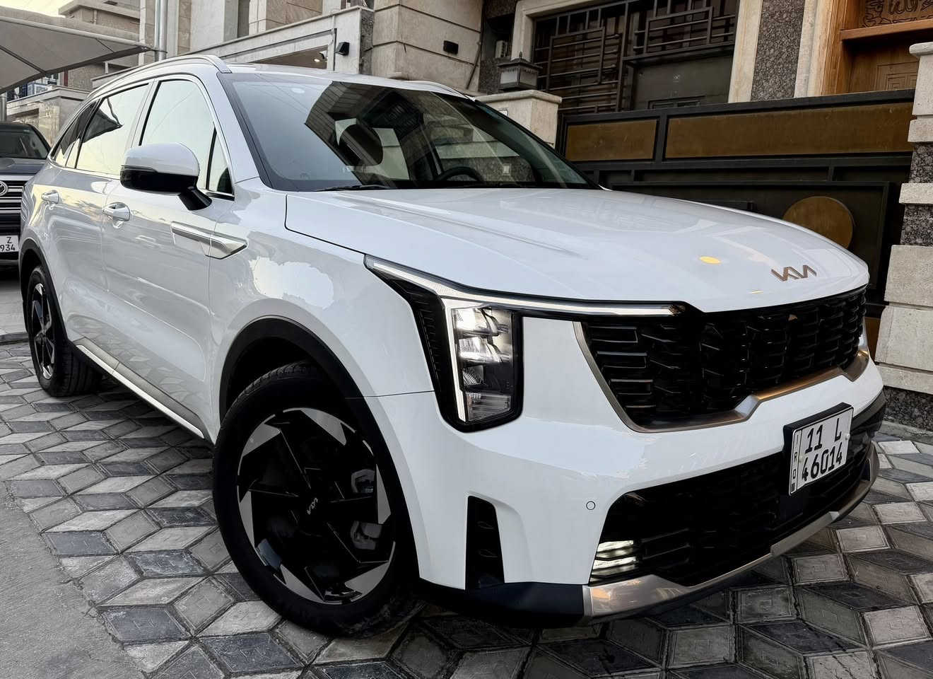 كيا سورنتو خليجية ضمان شركة الدولية رقم بغداد 2025
:
الرجاء قرائة التفاصيل اسفل المنشور قبل الاتصال 
:
موديل 2025 
محرك 4 سلندر 2.500 
ماشية 16.000 كيلو 
ويل كب حجم 19 الكبير 
صندوق كهرباء / كشن سائق كهرباء 
حساسات امامي وخلفي 
السعر 27.800$ = 278 ورقة قفل 
:
رقم  بغداد ب اسمي تحويل ثاني يوم 
بعدهة بضمان شركة الدولية 3 تبديلات دهن مبدل يمهم
مكان السيارة / بغداد / شارع فلسطين 
:
بيهة تعديل بسيط بالباب مال جنطة 
ورصعات بالباب الخلفية واضحة بالصورة 
والباقي كفالة عامة 
المهندس علي ***********
