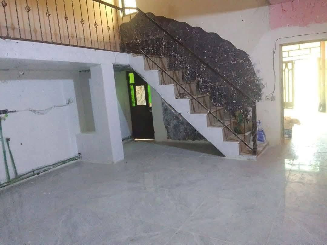 السلام عليكم مكتب عقارات الشمس  مقابيل المستشفى التركي !!!
                         بإدارة ((أحمد الگريطي))
                    
    ☎️***********
                        ☎️***********

🏠دار للايجار مساحه ١٣٠م طابقين يحتوي على غرفه وكليدور مفتوح على المطبخ وصالة ومجمع صحيات وحمام خارجيات وكراج سياه أما الطابق الثاني يحتوي على غرفتين وسطح 

⁦^⁠_⁠_⁠_⁠_⁠_⁠_⁠_⁠_⁠_⁠^⁩⁦(⁠☆⁠▽⁠☆⁠)⁩⁦(⁠☆⁠▽⁠☆⁠)⁩⁦^⁠_⁠_⁠_⁠_⁠_⁠_⁠_⁠_⁠_⁠^⁩

🌎 الموقع شارع 80 حي العسكري قريب جدا من شارع 

⁦^⁠_⁠_⁠_⁠_⁠_⁠_⁠_⁠_⁠_⁠^⁩⁦(⁠☆⁠▽⁠☆⁠)⁩⁦(⁠☆⁠▽⁠☆⁠)⁩⁦^⁠_⁠_⁠_⁠_⁠_⁠_⁠_⁠_⁠_⁠^⁩

💸💰 قيمة الإيجار 300
