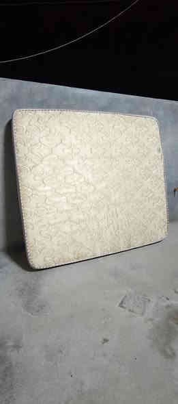 سلام عليكم للبيع دوشك جربايه مستخدم 180/200سعر50وبي مجال اتصل وتدلل ***********
