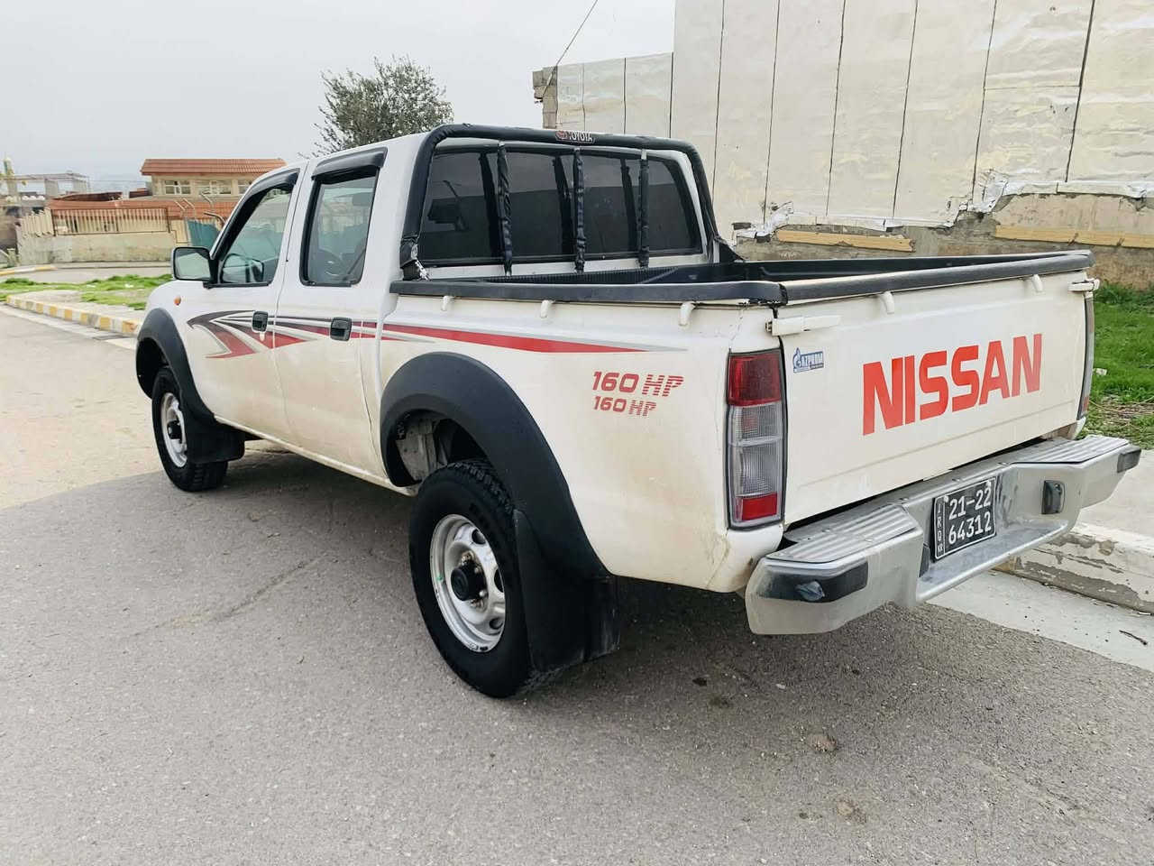 نیسان2010دەبل ئەکسل ساق یەک پارچەو دوو پەڵە بۆیاخی هەیە مەکینەو گیڕی بەشەرت 140هەزار ڕۆشتووە  سعری103گەڵاو مەجالیکی کەم شوین دەربەندیخان ***********     ***********
