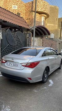 سوناتا • ٢٠١٤ • حادث امامي