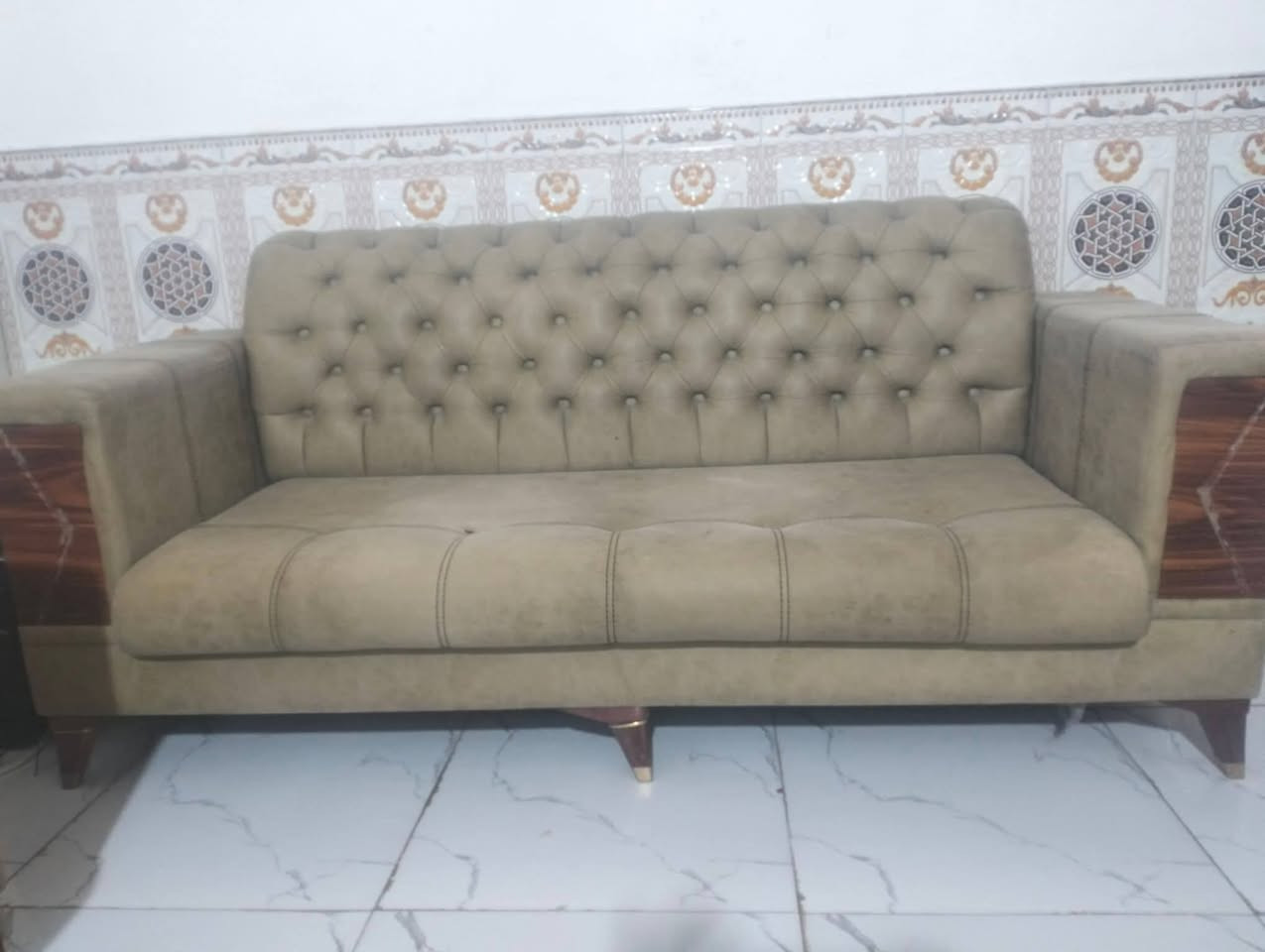 للبيع تخم خمس قطع اثنين كبار والثالثه ام نفرين وكراسي اثنين السعر 700 وبيه مجال


**إذا كنت صاحب هذا الإعلان وتريد حذفه لأي سبب، رجاءا أرسل رسالة إلى الدعم الفني**