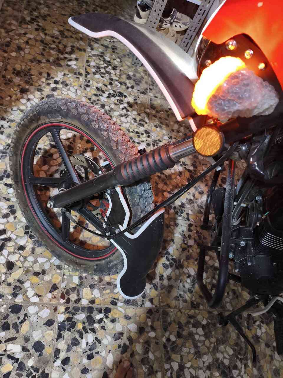 السلام عليكم دايوان جبلي موديل 25 مرقم بغداد رقم انكليزي تحويل ثاني يوم الدراجه  جديده ما صارلي هواي من اشتريتها المكان بغداد حي اور للاستفسار الاتصال على الرقم ***********
