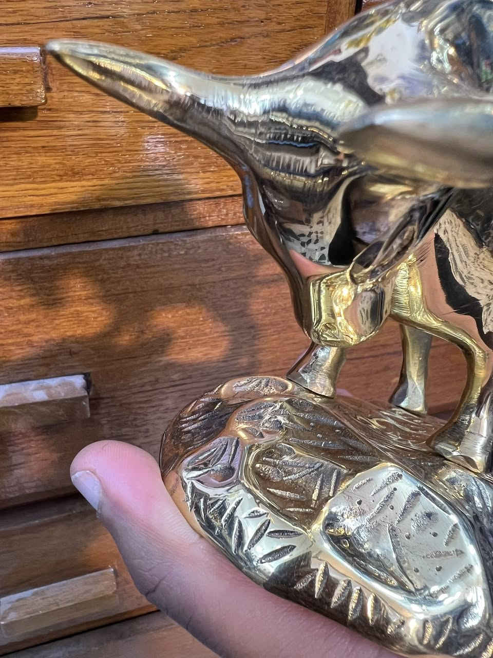 نحاس بالكامل وزن ثقيل جداً جداً حجم اكبر من كف الايد


**إذا كنت صاحب هذا الإعلان وتريد حذفه لأي سبب، رجاءا أرسل رسالة إلى الدعم الفني**