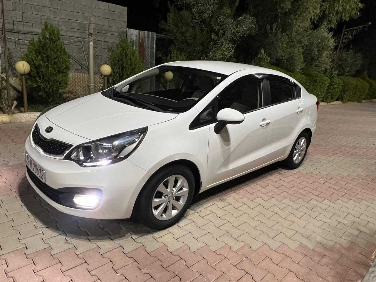 ***********كيا ريو رقم اربيل جديد بطاقه بنزين بي  2012محرك 16كير عادي 6نمر محرك لا صرف لا بخار مامفتوح شرط    صدر باتري تخم تير جديد مسويلها ايدامه كامله تبريد تتفيه شغال فقط بونيد صبغ بدون دواخل +باب سكن شبر بعد السياره مكفوله من كول نواحي سعره 80بي مجال لل طيبين مكان السياره كركوك قصط مابيع ***********
