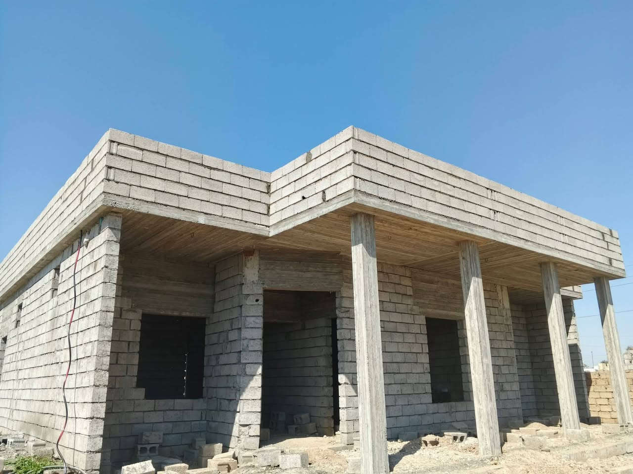 سلام عليكم  كادر بناء متفرق. ونسب السعار ‏‪***********‬‏
