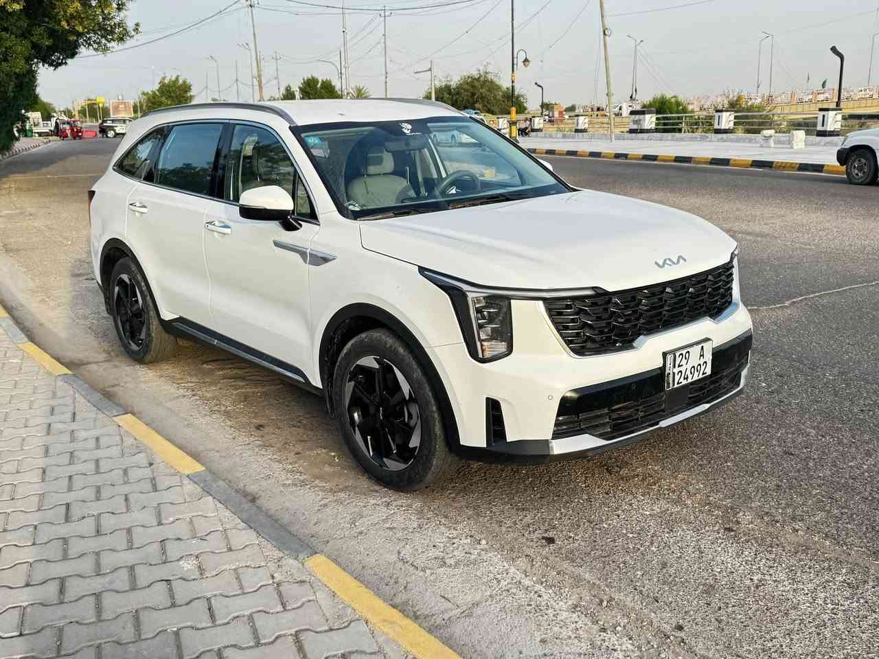سلام عليكم للبيع سورنتو 2024 سته سلندر سبعه راكب ٣قطع تبريد ماشيه 70.000مكفوله كفاله عامه السعر310. لأتصال ***********
