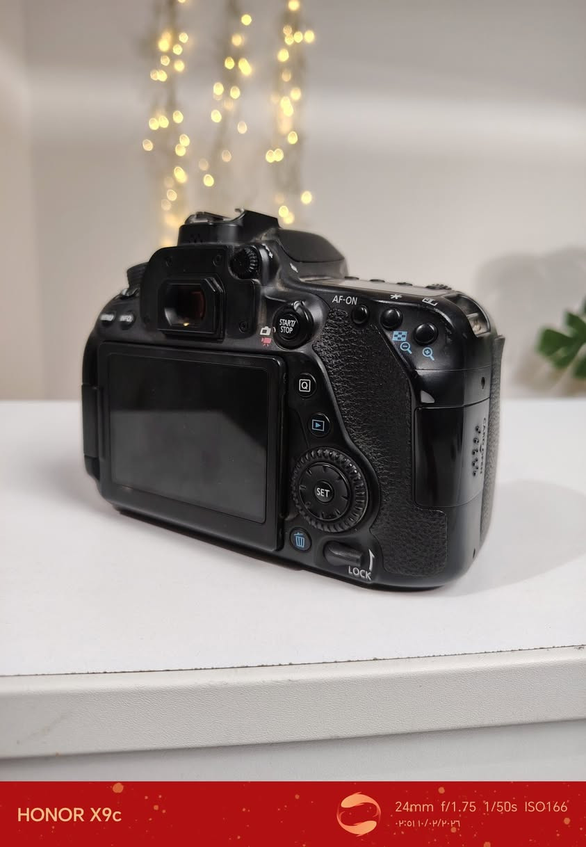 سلام عليكم كامره  كانون 80d مع عدسه 18-135 فتحه عدسه 4.5 سعر 600
رام شاحه بطاريات بطاريت 2 

الشتر ماعرف شكد بس مو اقل ال 35 الف 

 عدسه 50 mm فتحته العدسه 1.8 سعر 125

عدسه 75- 300  فتحه عدسه 4.0   سعر 230

مكاني بغداد الدوره
رقمي  ***********
