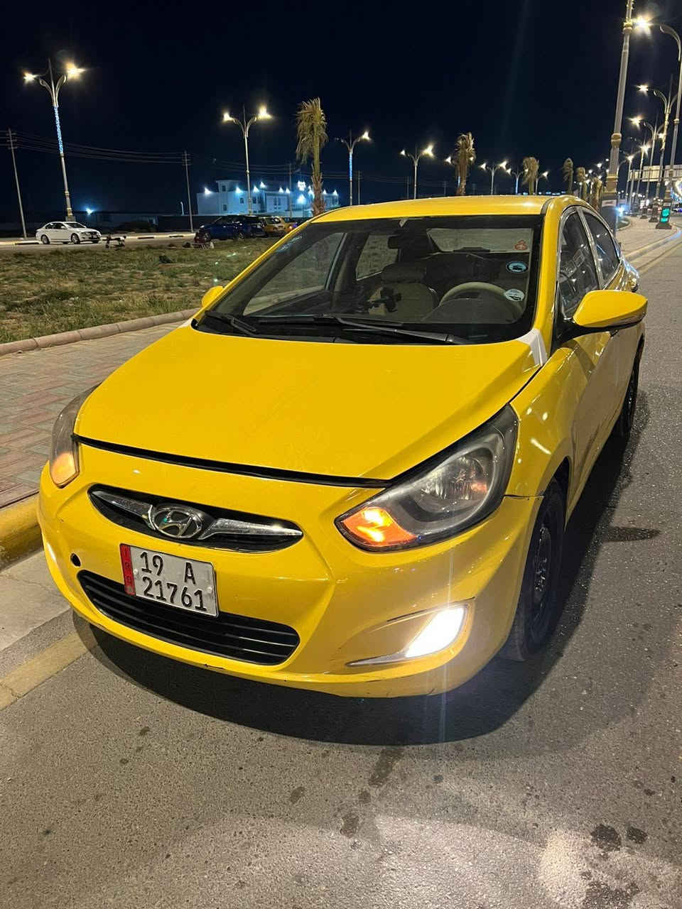 السلام عليكم اكسنت 2013وارد خليجي للبيع لمراوس مكينه 1600 سياره بيه جاملغ ايسر حادث فخذه بيه تعديل حداديه جديده كهربائيات كله شغاله شاشه كامره.تحكم ستيرن تخم تاير جديد  تبريد نقصه بس راديتر مزروفه سياره يرادله ترتيب بسيط راعيه يريد مداور مكاني كربلاء عكد بني تميم *********** سعر 70بيه مجال بسيط
