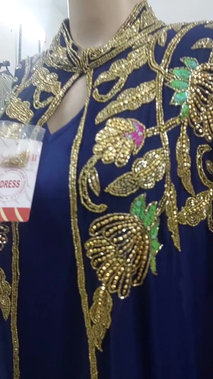 قطعة تجنن قياس XXL 
تناسب كل الاعمار 
قطعتين بينصل نص ردن وحزام يتخصر 
والبشت 💖
شيك يدوي كللش حلوة فخمة وثكيلة ومشغولة صدر وظهر وذيال🥰
فساتين لونا /مقابل حلويات بسكتة / مع الخياطة ام علي 🩷


**إذا كنت صاحب هذا الإعلان وتريد حذفه لأي سبب، رجاءا أرسل رسالة إلى الدعم الفني**