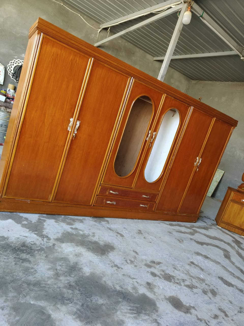 غرفة نوم 6 باب اخت الجديده السعر 550 اتصال *********** أو واتساب *********** مكاني بابل حله أبو غرق قرب السيطره يوجد توصيل وشد بكروه
