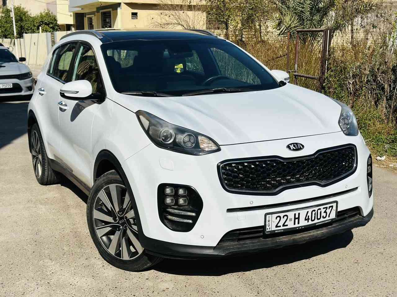 السلام عليكم ♥️
سبورتج خليجي 2018 فول مواصفات 
رقم اربيل 
السيارة كفالة عامة  من الصبغ والتبديل 
بيها بارد شي كلش بسيط بلصندوق 
السونار مرفق بلمنشور ❗️

المواصفات
بنوراما
بصمة + بصمة ابواب
حساس امامي خلفي
كراسي ثنين كهرباء 
شاشة كبيرة 
مري كهرباء 
وبقية مواصفات معروفة السيارة كير ومحرك مكفول خير من الله 

السعر 185 وبيها مجال جداً بسيط اخوان 
***********
