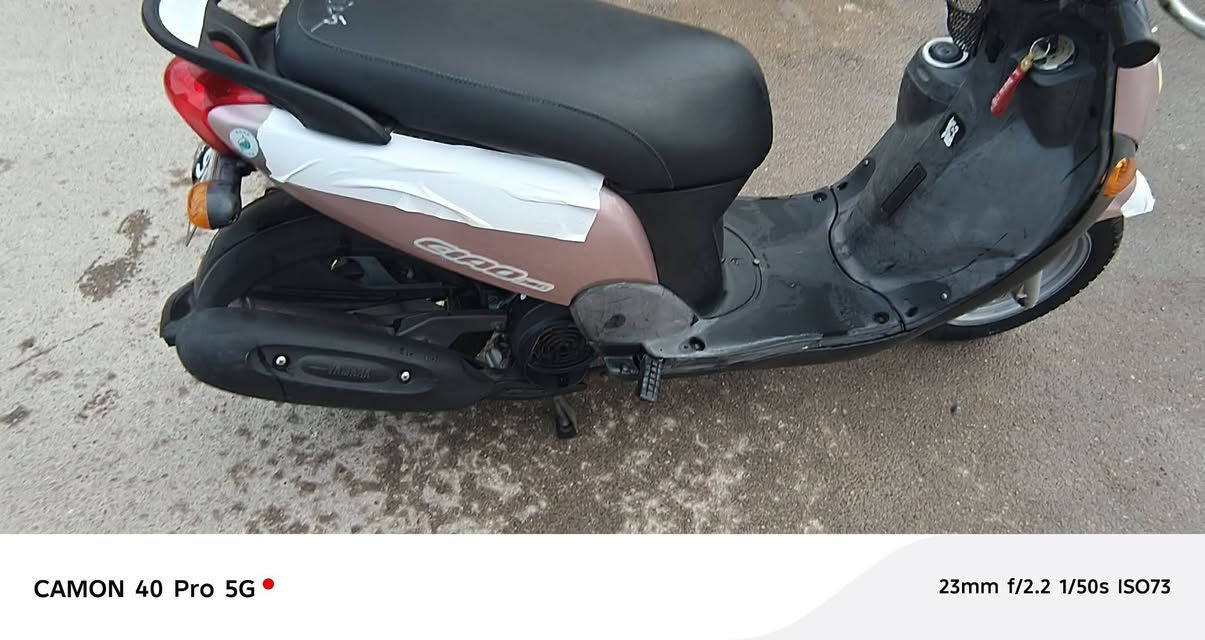 السلام عليكم دراجة فله بعدهة جديدة كهربايات كلهة شغاله المكينة كفاله برغي ما مفتوح من المكينة السعر خاص او الاتصال على الرقم ***********
