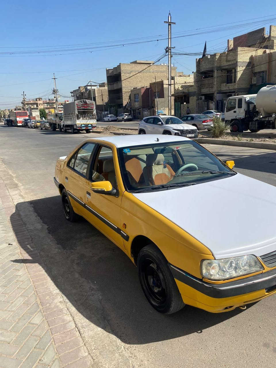 بيجو  مديل 15 سياره نضيفه كهربائيات كلها شغاله تبريد كله جديد محرك مكفول لا تبخير ولا تنقيص  كير باور مشط كله جديد سياره ما عوزها اي شي  مصفره هيها وغرامات رقم جديد. كامله سعرها 38 وبيها مجال عنوان بغداد رقم ***********
