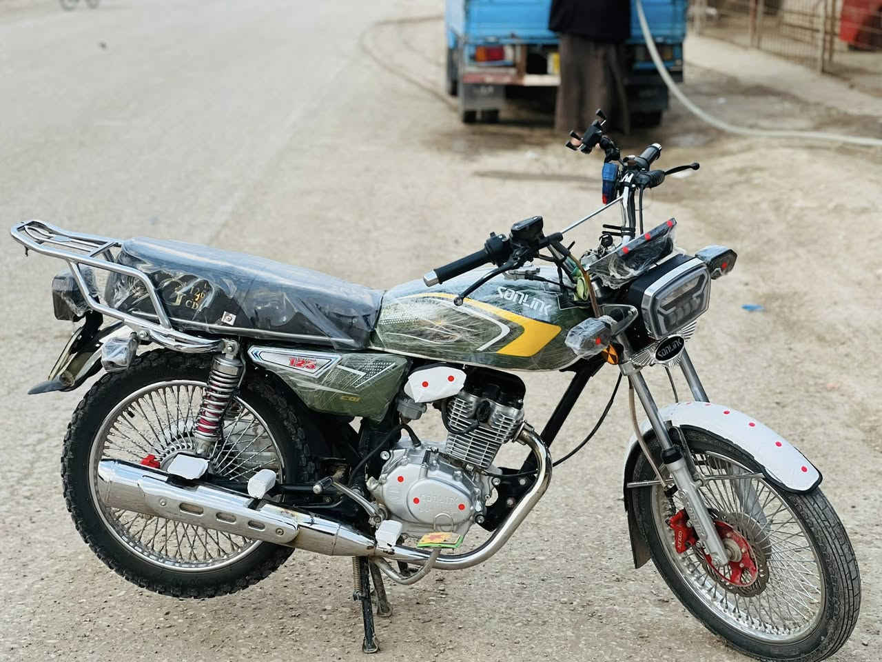 سلام عليكم دراجه البيع وراق مكفوله من كلشي موديل 25 هاذه رقمي
0781 956 6478
