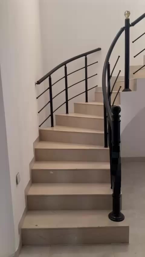 السلام عليكم 
دار للبيع 150م طابو صرف 
الموقع بابل بستان الحلو 
متوفر كل الخدمات 
 ***********
