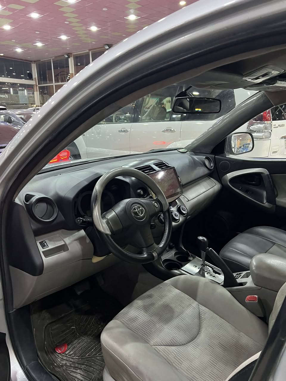 تویوتا رافور 2011
سعر میمیز٩٣$
0750 458 0453
0786 389 49 11
رەقم جدید
