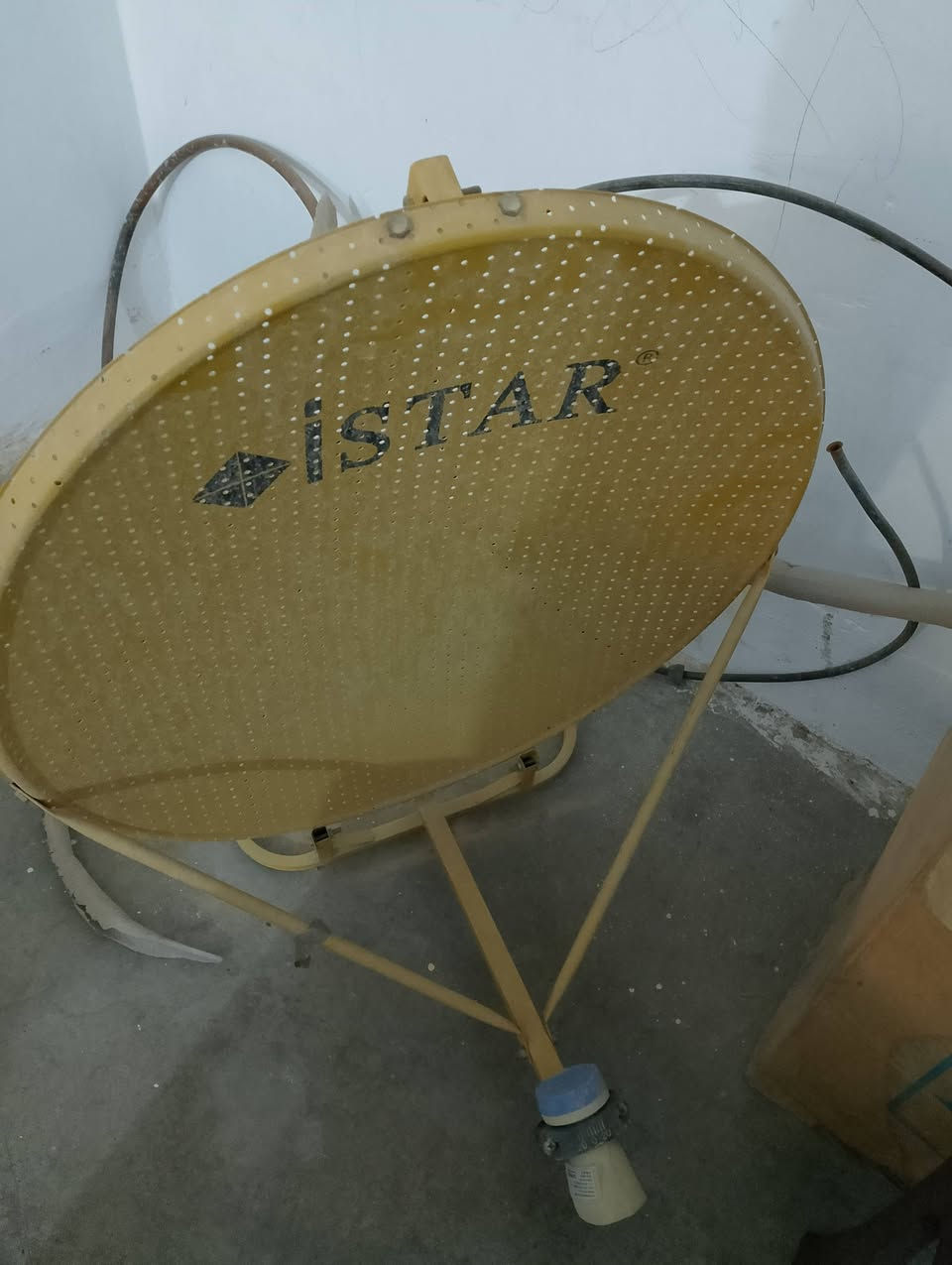 غراض بيت للبيع بسعر مناسب عنوان كركوك حي الخضراء شارع المعارض.
***********
