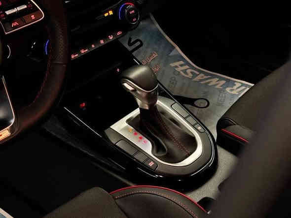 السلام عليكم 
فورتي gt  

السعر : ١٦٨ وبيه مجال 
موديل ٢٠٢٣ السياره رقم بغداد بأسمي 
مواصفاته مبينه ومعروفه كدامكم الصور 
السياره نظيفه وحلوه ماشالله 
الضرر مبين في الصور مع السونار للاستفسار 
***********
