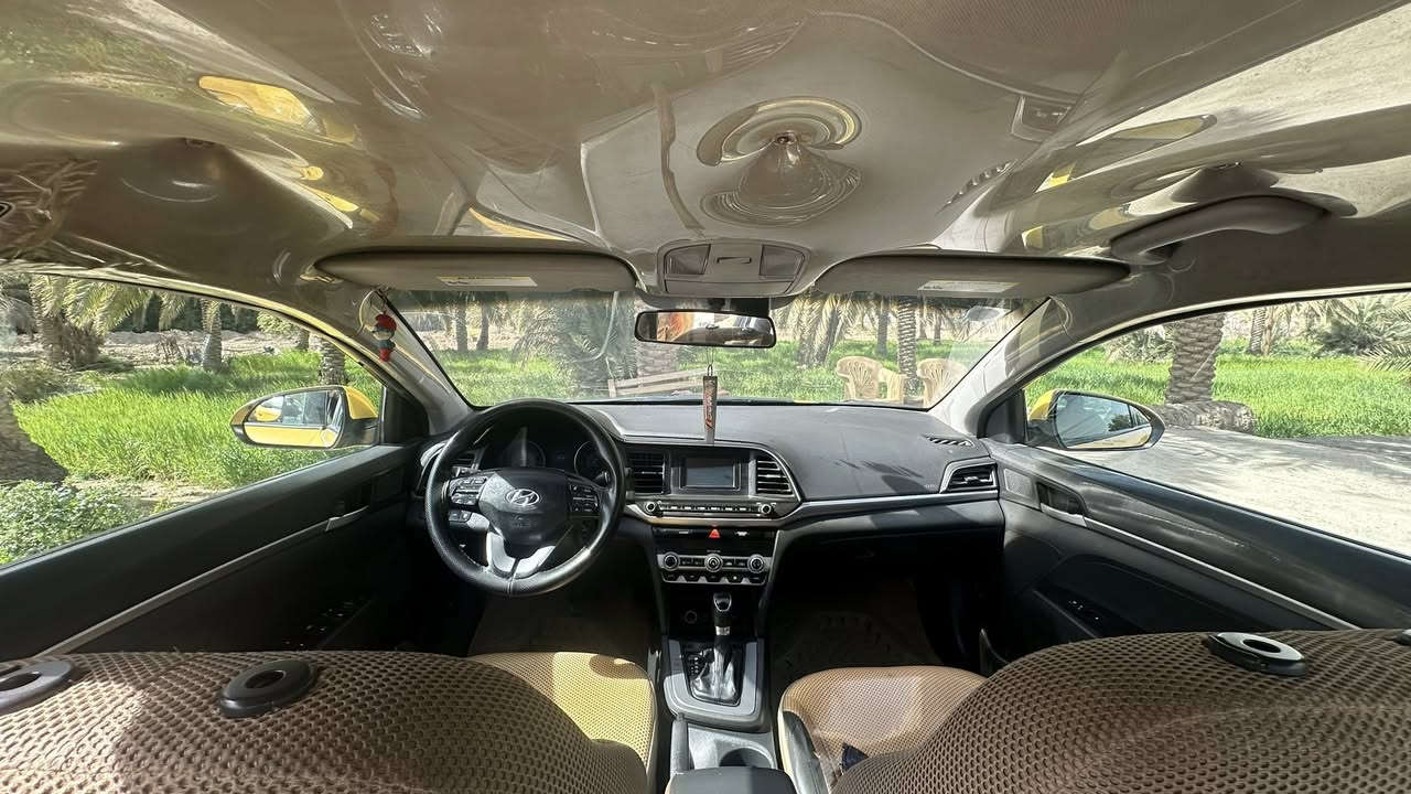 السلام عليكم النترا موديل 2020وارد امريكي  ضرر بنيد فقط صطحي السياره ليبل واحد بسمي جاهزه من كلشي مكان ديوانية مواصفات SEمعروفه 
السعر 135بيه مجال بسيط 
للستفسار اكثر )(***********)
