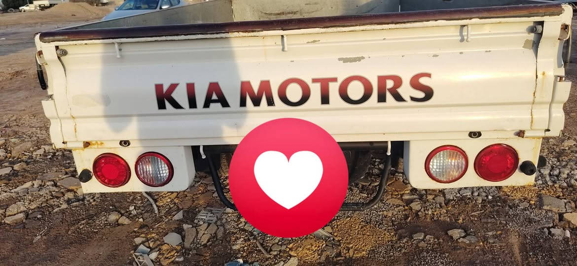 السلام عليكم للبيع او المراوس كيا حمل موديل 2015 السياره جديده كفاله رقم ذي قار  سنويه لل2027 مكان السياره الفجرالسعر 110  الشراي يتصل اوبالخدمه ***********
