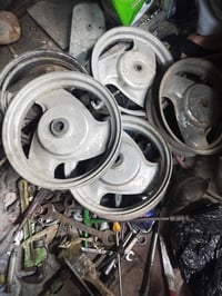 للبيع مال يوماها2خلفي و 2امامي نضيفتات تجي وشوف وبيهن واحد امامي مال س...