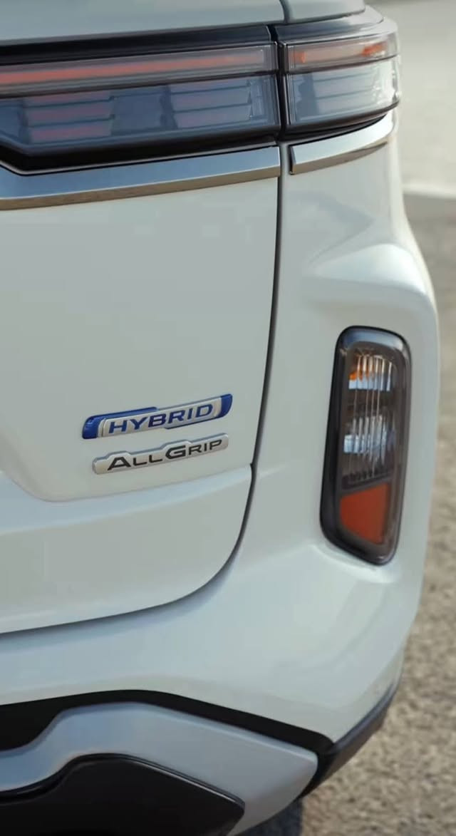 🚗 للبيع
Suzuki Grand Vitara 2025

سوزوكي جراند فيتارا 2025

 🌍 المدينة –   العباسيه– النجف الاشرف 

 

------------------------------------------------------------ 
✅ المواصفات:  

سوزوكي جراند فيتارا 2025 – زيرو وكالة ✨
🎈 رقم بغداد ❤️
🚨 وكالة باسم المشتري مباشرة –مقترض وكفيل  محجوزة للمصرف 🚨

📍 الموقع: النجف – العباسيه
✨✨ المواصفات الحديثة والعصرية:
🔹 محرك هجين خفيف (Mild Hybrid)
🔹 سعة المحرك: 1.5 لتر – 4 سلندر اقتصادي
🔹 ناقل حركة أوتوماتيكي بـ 6 سرعات ناعمة جداً
🔹 سعة خزان الوقود: 45 لتر – مشاويرك بدون قلق
🔹 كاميرا 360 درجة لرؤية محيطية كاملة
🔹 حساسات ركن أمامية وخلفية + نظام كشف النقاط العمياء
🔹 مثبت سرعة + مساعد نزول التلال + مساعدة عند صعود المرتفعات
🔹 نظام الثبات الإلكتروني + منع الإنزلاق
🔹 وسائد هوائية أمامية وجانبية للحماية الكاملة
🔹 نظام منع تشغيل المحرك + إنذار أمني ضد السرقة
🔹 توزيع إلكتروني لقوة الفرامل + نظام مساعدة الفرامل الذكي
🔹 نظام مراقبة ضغط الإطارات + حزام أمان متطور بكل المقاعد
🔹 جسم السيارة عالي القوة + تصميم SUV رياضي أنيق

💰 التفاصيل 
مو مشكله يبقه عليها مبلغ بسيط بالاقساط للاستفسار الاتصال ***********  واتساب 

#للبيع #سيارات_للبيع #سيارات
