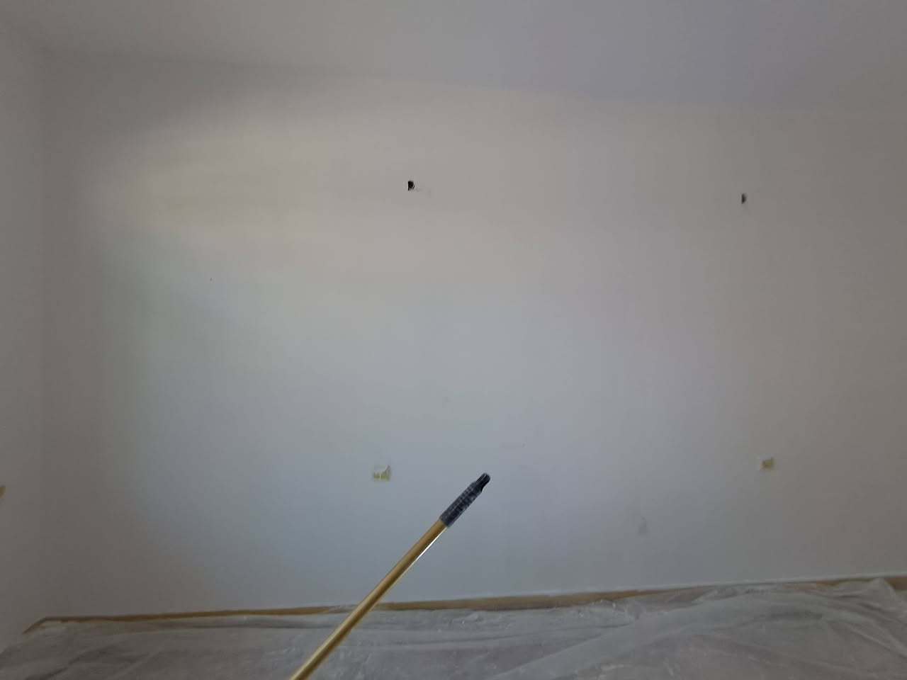 السلام عليكم ١خلفه صبغ داخلي صبغ واجهيات جلي واجهيات 
٢ خلفه طلس سحب معجون طلس عام تصليح طلس جبس بود 
٣ عمل بديل خشب وبديل رخام 
٤ معالجه املاح ورطوبه 
٥ اسعار مناسبه جدا قطعي ومتر وحسب الاتفاق جزء من العمل ان شاء الله ينال اعجابكم تصليح على الشمعه  وسنفره بمكينه سنفره وتجهيز العمل فرش الارضيه نستلم نضيف نسلمك نضيف  وشغل بكافه انوع الصبغ  والشركات شركه الجزيره شركه جوتن شركه بتك شركه ديلوكس اصباغ by مرجان ناشونل فكستون  حسب اختيار الزبون  والي يرده يدلل علينه ***********
