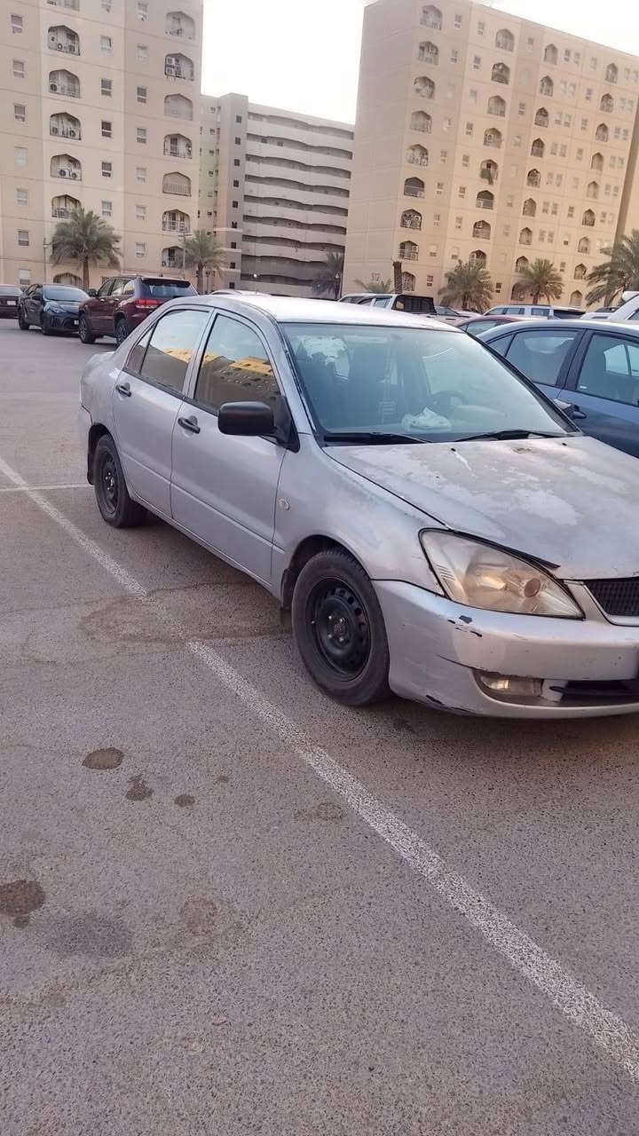 السلام عليكم عندي لانسر ٢٠٠٧ رقم بغداد بسمي السيارة مكفولة من ضربة او صبغ بس خشم الجاملغ لأيمن بية تصليح كير و محرك جيد جدا كهربائيات كل شغاله السعر ٦٨ وبية مجال حك الجية مكان السيارة في مدينة بسماية  ***********  بية وتس اب
